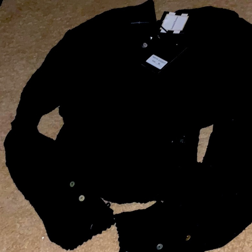 Cute black shirt
